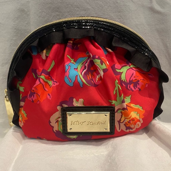 Betsey Johnson Cosmetic Bag New - Picture 1 of 7